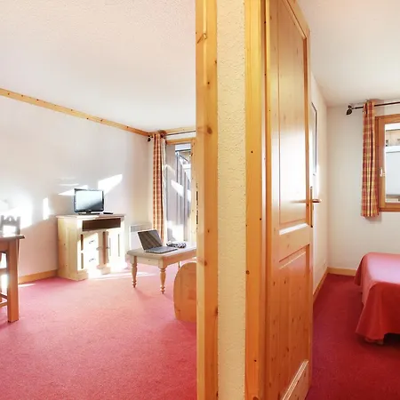 Odalys Le Village Aparthotel 4*
