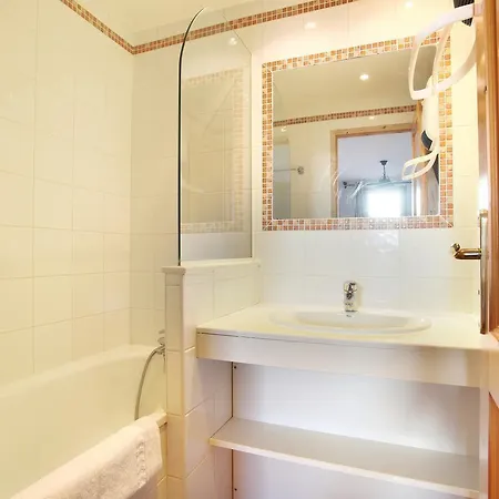 Odalys Le Village 4*